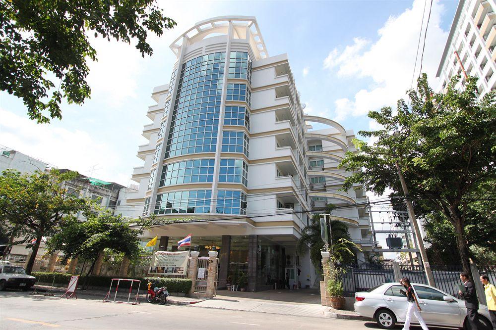 Miloft Sathorn Hotel - Sha Plus Certified Bangkok Exterior photo The university library