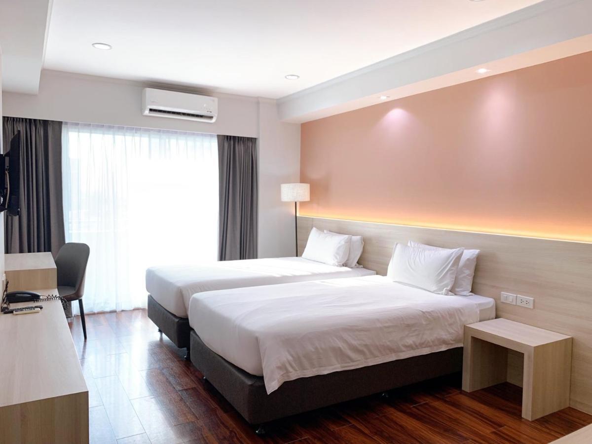 Miloft Sathorn Hotel - Sha Plus Certified Bangkok Exterior photo Deluxe Room