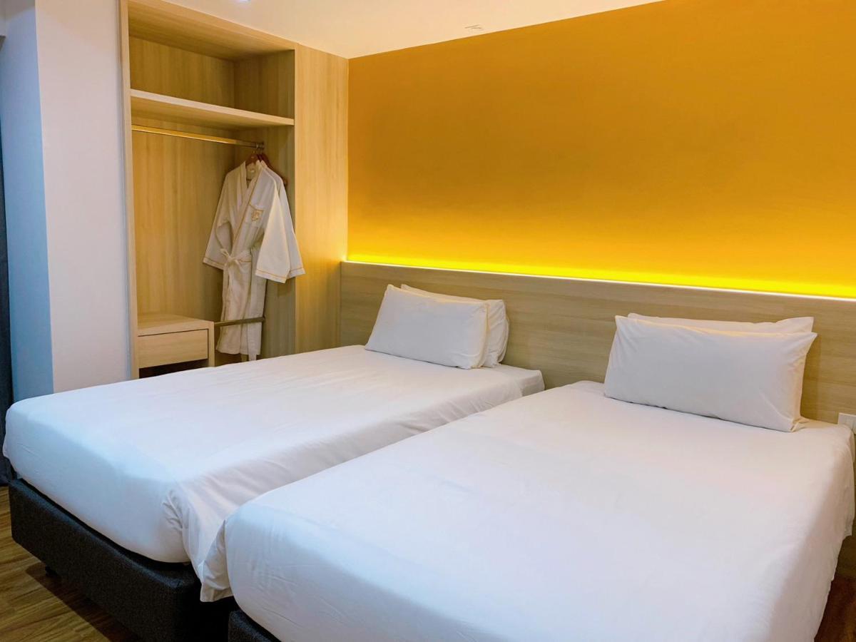 Miloft Sathorn Hotel - Sha Plus Certified Bangkok Exterior photo Deluxe Twin Room